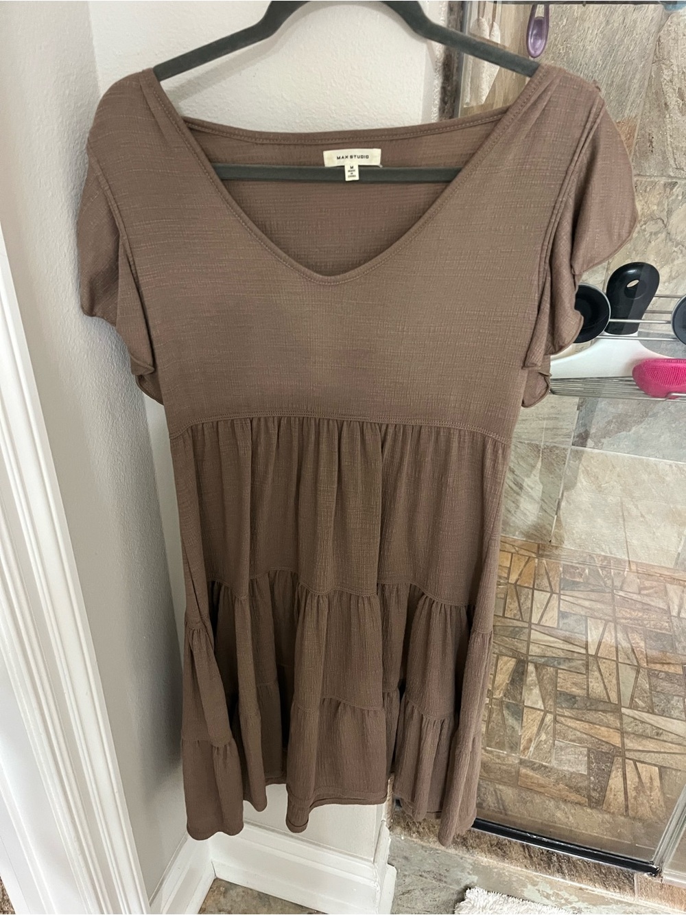 Max Studio Brown Short-Sleeve Tiered V-Neck Dress
